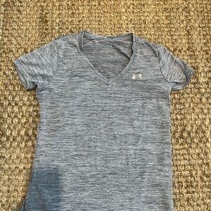 Women’s under armour workout shirt